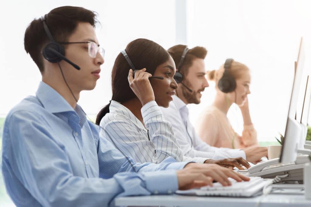 Co-managed IT support providing support to an in-house IT team via the phone